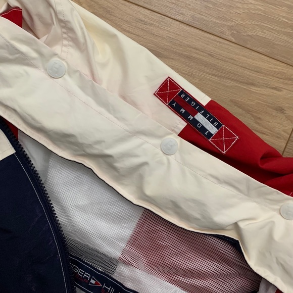 90’s Tommy Hilfiger Jacket + Packable Hood (Sz L) - Picture 9 of 12